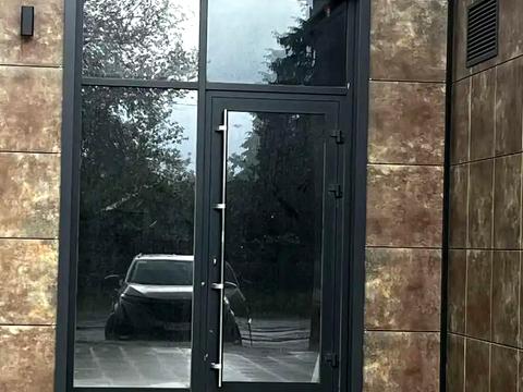 комерційна за адресою Янтарна вул., 75