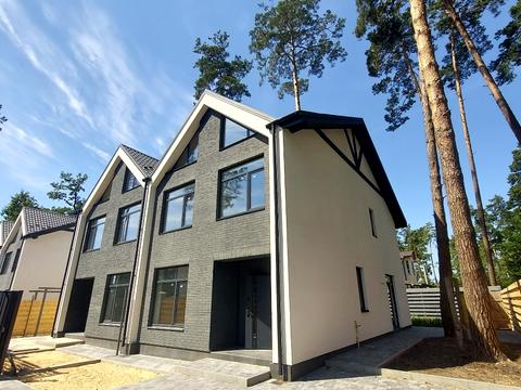 будинок за адресою Революції