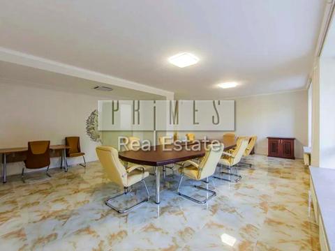 комерційна за адресою Інститутська вул., 18