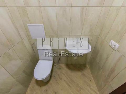 комерційна за адресою Інститутська вул., 18