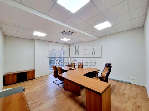 комерційна за адресою Інститутська вул., 18