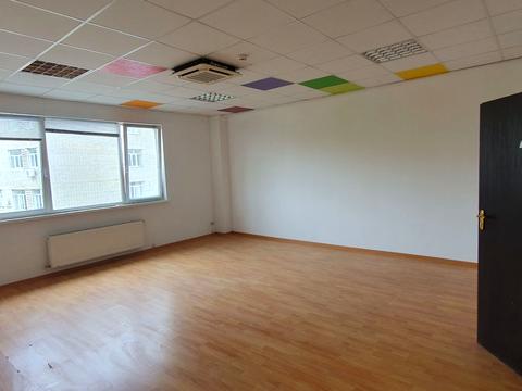 комерційна за адресою Залізнична вул., 7