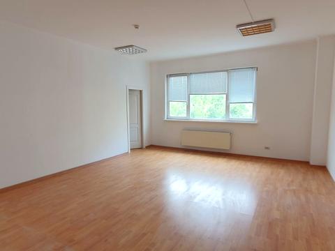 комерційна за адресою Залізнична вул., 7