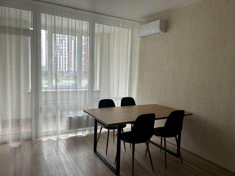 квартира за адресою Київ, Івана Виговського вул. (Маршала Гречка), 42