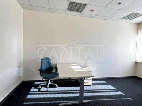 комерційна за адресою Польова вул., 24д