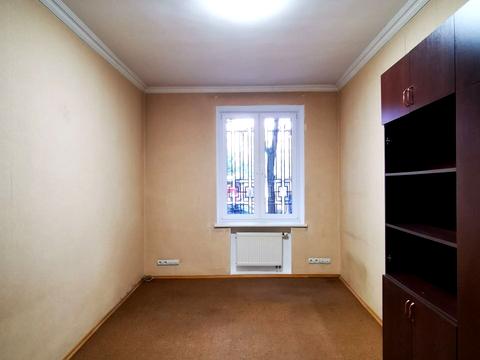 комерційна за адресою Марії Конопницької вул., 12