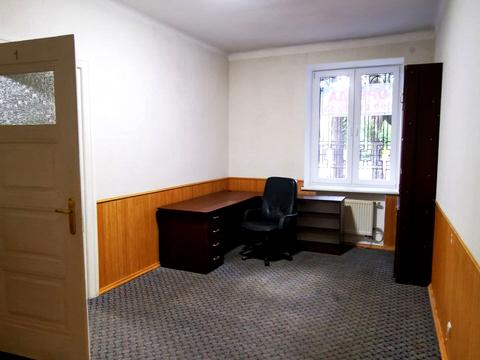 комерційна за адресою Марії Конопницької вул., 12