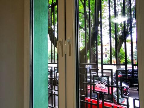 комерційна за адресою Марії Конопницької вул., 12