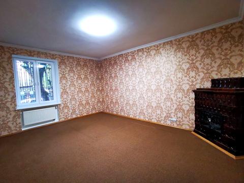 комерційна за адресою Марії Конопницької вул., 12