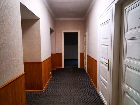 комерційна за адресою Марії Конопницької вул., 12