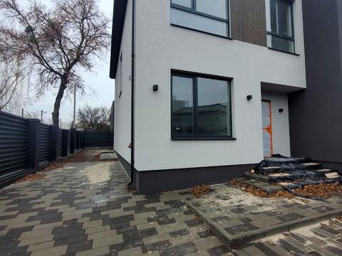 будинок за адресою Андрія Малишка вул. (Льва Толстого)