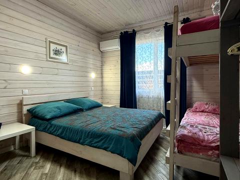 будинок за адресою Центральна, 121д