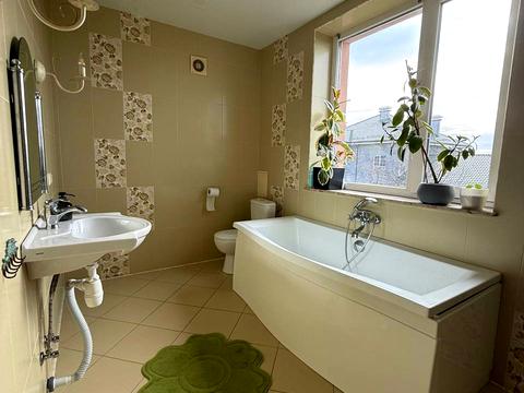 будинок за адресою Місячна вул., 23