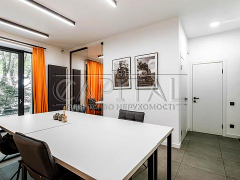 комерційна за адресою Лабораторний пров., 1