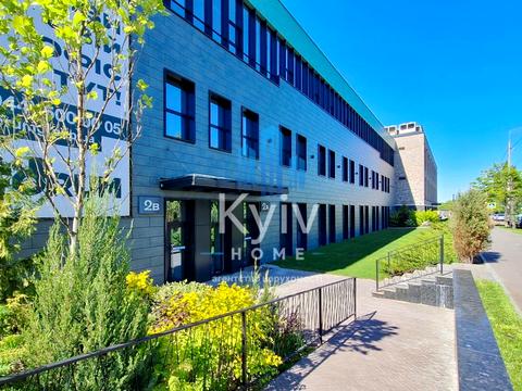 комерційна за адресою Академіка Книшова вул. (Амурська), 8