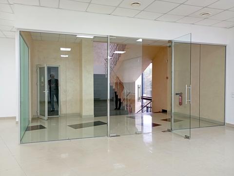 комерційна за адресою Тичини вул., 3