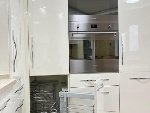 квартира по адресу Салютная ул., 1-Б