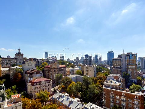 комерційна за адресою Круглоуніверситетська вул., 3-5