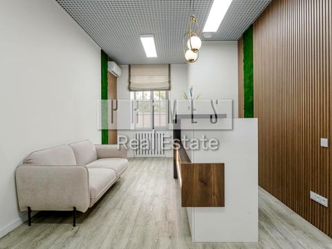 комерційна за адресою Пилипа Орлика вул., 6