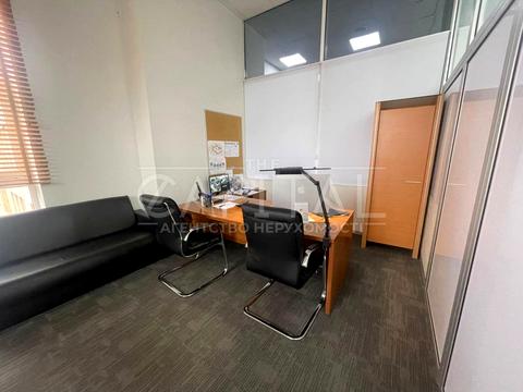 комерційна за адресою Велика Васильківська вул. (Червоноармійська), 63