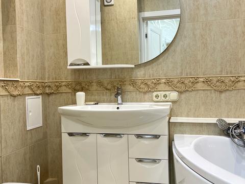 квартира по адресу Салютная ул., 1-Б