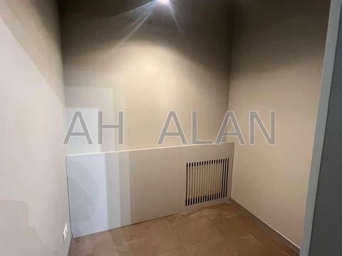 комерційна за адресою Спаська вул., 5