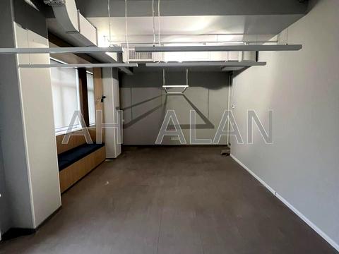 комерційна за адресою Спаська вул., 5