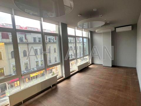 комерційна за адресою Спаська вул., 5