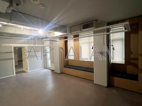 комерційна за адресою Спаська вул., 5