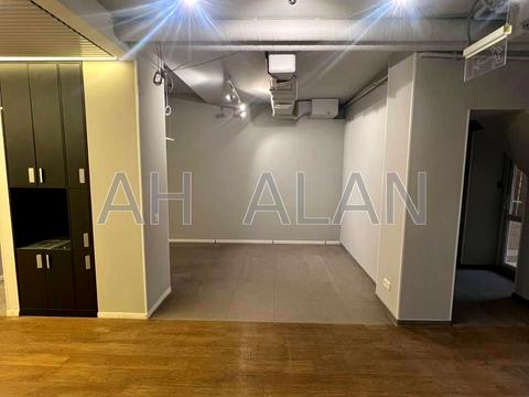 комерційна за адресою Спаська вул., 5