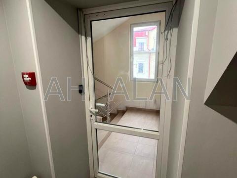 комерційна за адресою Спаська вул., 5