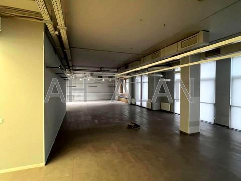 комерційна за адресою Спаська вул., 5