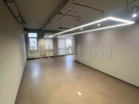 комерційна за адресою Спаська вул., 5