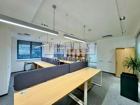 комерційна за адресою Спортивна пл., 1