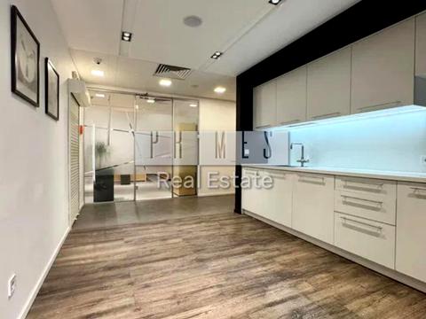 комерційна за адресою Спортивна пл., 1