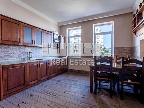 комерційна за адресою Київ, Івана Мазепи вул. (Січневого Повстання), 16