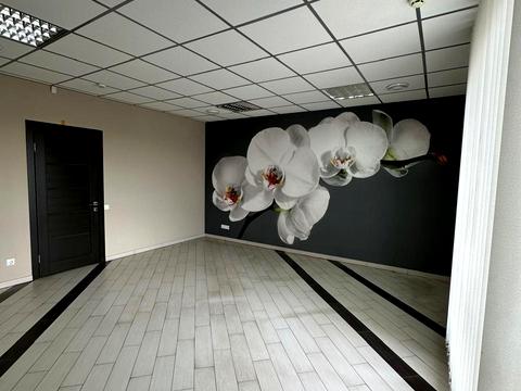 коммерческая по адресу Романа Шухевича, 2б