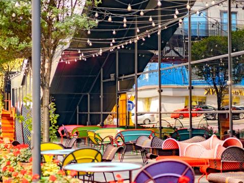 комерційна за адресою Вадима Гетьмана вул., 6