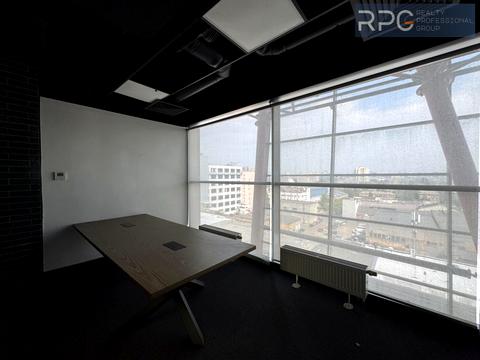 комерційна за адресою Вадима Гетьмана вул., 6