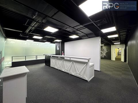 комерційна за адресою Вадима Гетьмана вул., 6