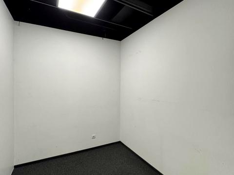 комерційна за адресою Вадима Гетьмана вул., 6