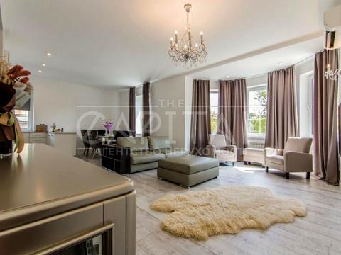 квартира по адресу Докучаевский пер., 8