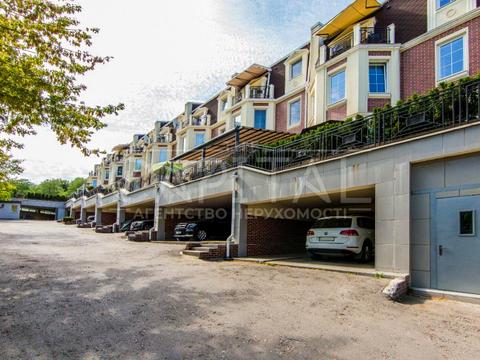 квартира по адресу Докучаевский пер., 8