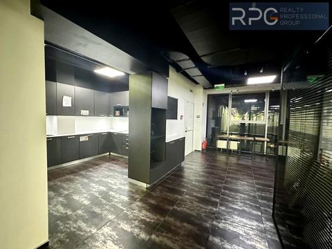 комерційна за адресою Вадима Гетьмана вул., 6