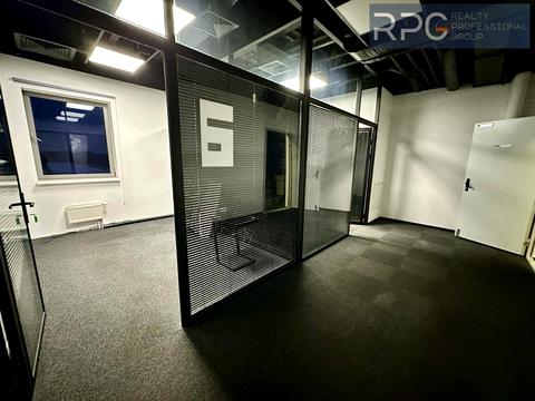 комерційна за адресою Вадима Гетьмана вул., 6