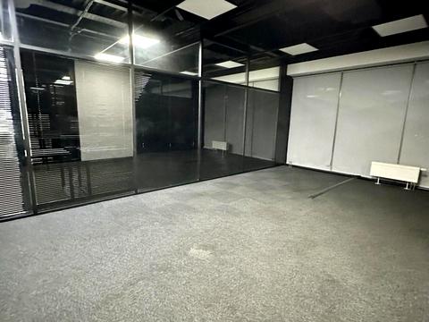 комерційна за адресою Вадима Гетьмана вул., 6