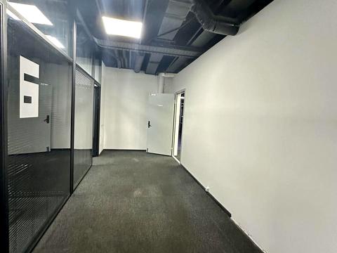 комерційна за адресою Вадима Гетьмана вул., 6