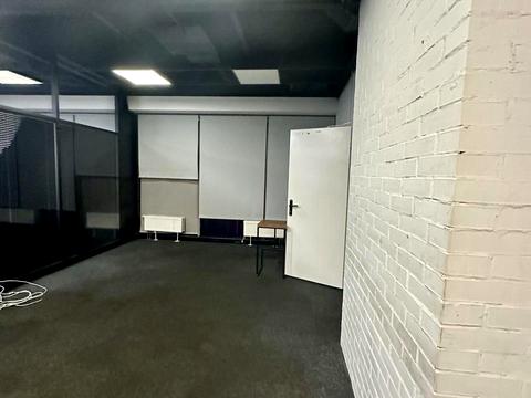 комерційна за адресою Вадима Гетьмана вул., 6