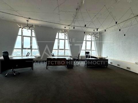 комерційна за адресою Кловський узвіз, 7