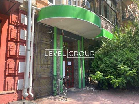 комерційна за адресою Богдана Хмельницького вул., 84